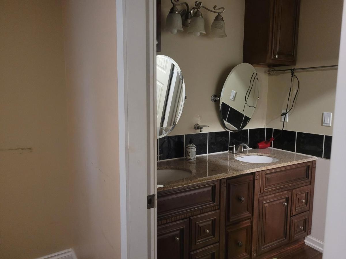 Vancouver Jenny'S Guesthouse コキットラム エクステリア 写真